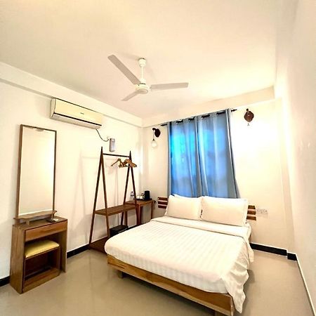 Leisure Boutique Maafushi 维尼家 Hotel Buitenkant foto